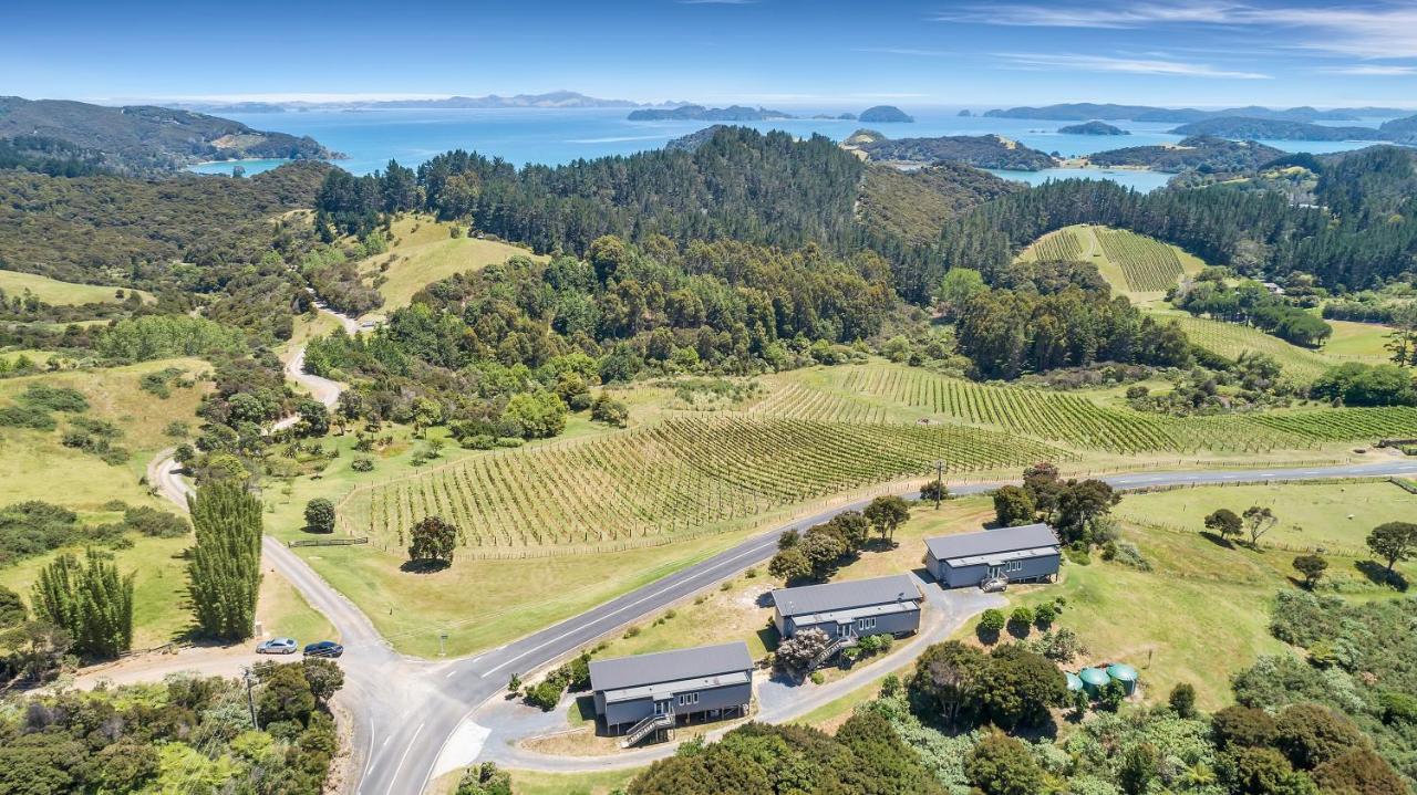 Paroa Bay Chalets - Te Whare Kereru Russell Eksteriør billede