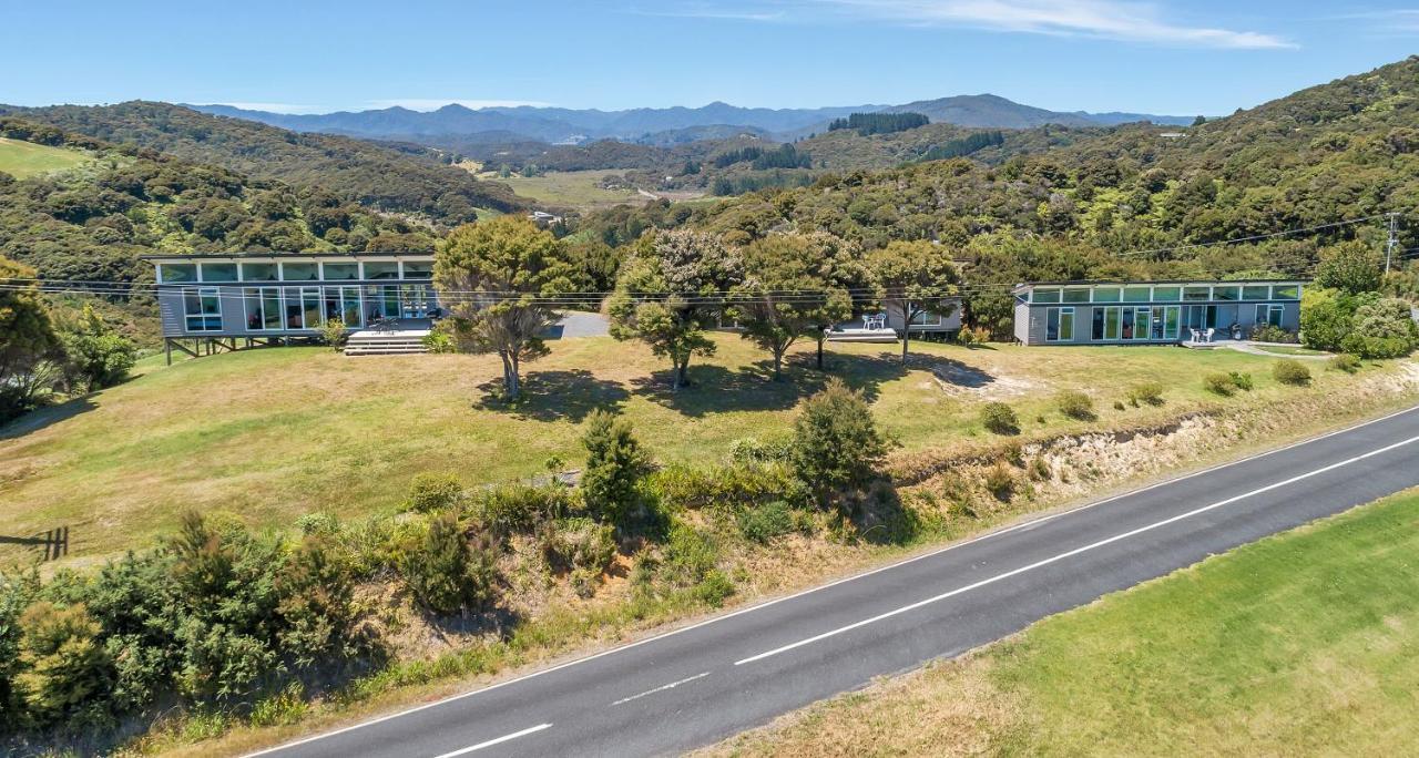 Paroa Bay Chalets - Te Whare Kereru Russell Eksteriør billede