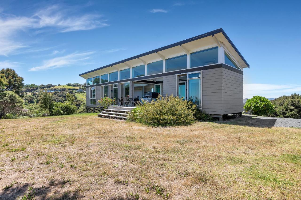 Paroa Bay Chalets - Te Whare Kereru Russell Eksteriør billede